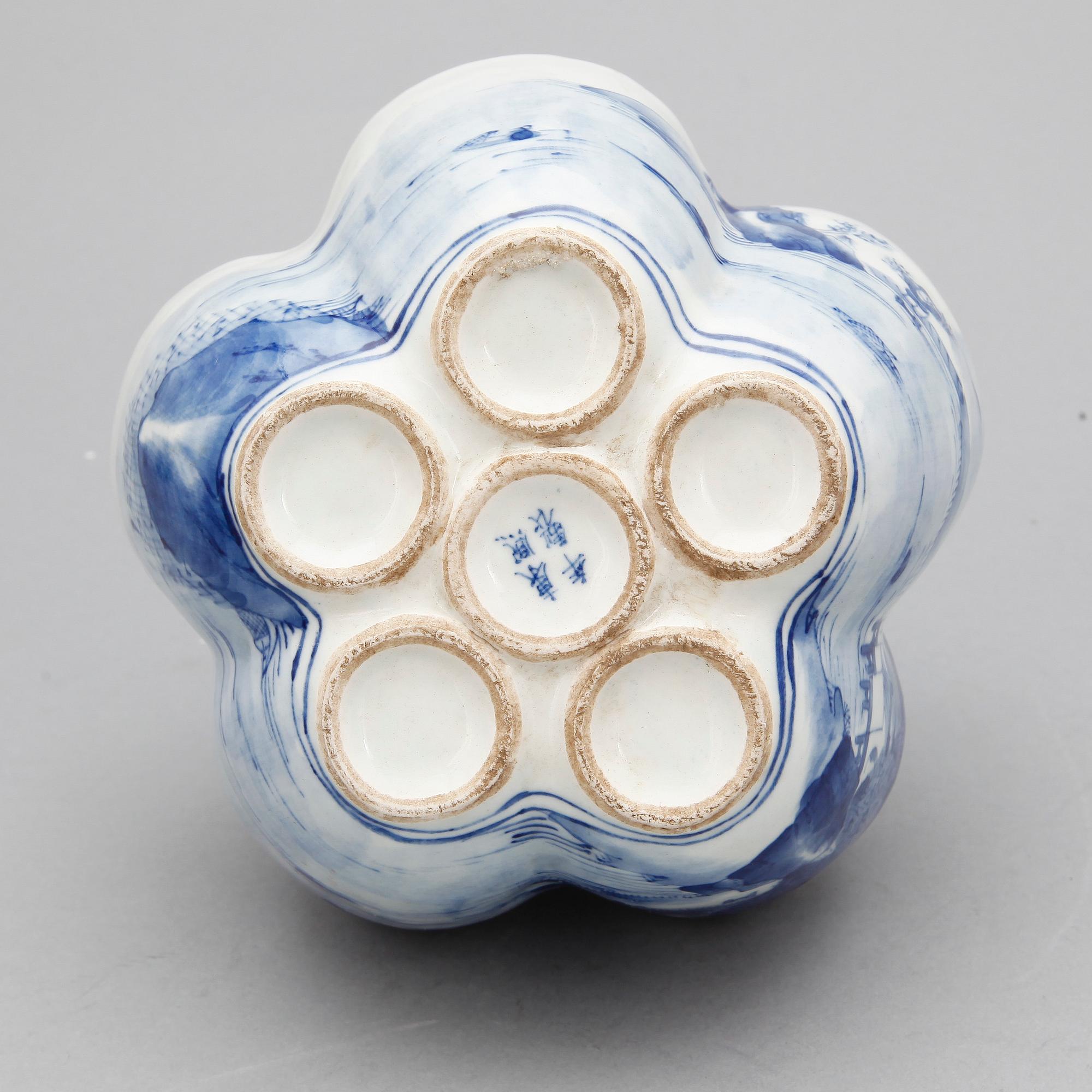 TULPANVAS, porslin Kina Kangxistil, 1900-tal.