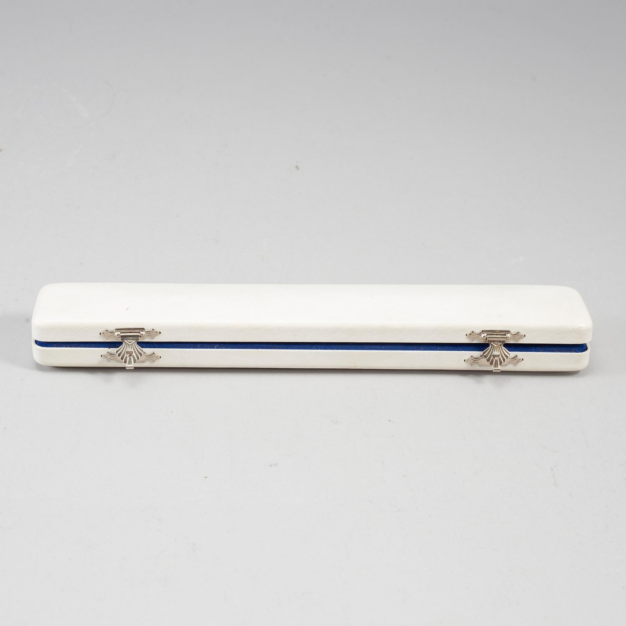 Swedish America Line, six pieces om memorabilia, including W&S Sörensen sterling silver letter opener in original bow.