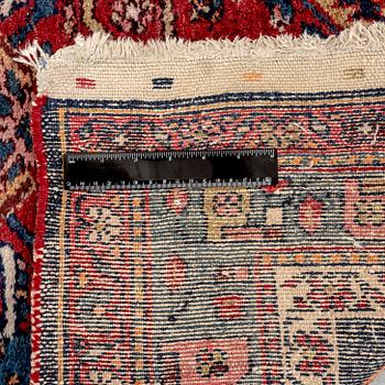 A semiantique Hamadan carpet ca 180x92 cm.