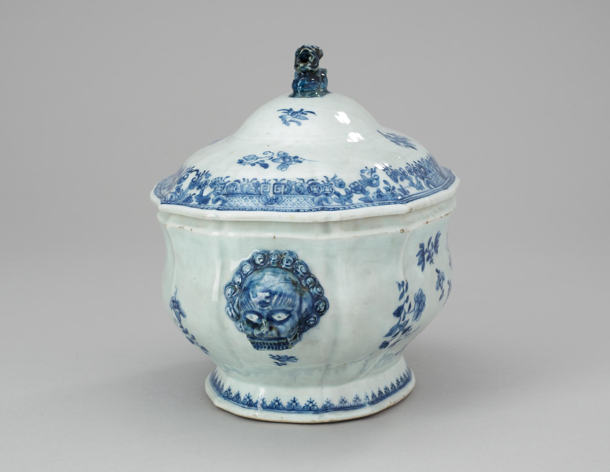 TERRIN med LOCK, kompaniporslin, Qing dynastin, Qianlong (1736-95).
