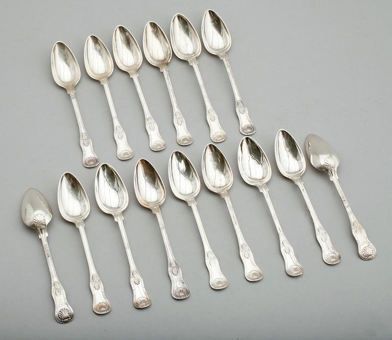 BORDSSKEDAR, 15 st snarlika, silver, 1800-tal. Vikt ca 703 g.