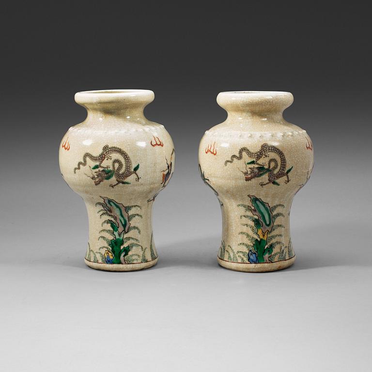 A pair of ge glazed vases, Qing dynasty, 19th Century.