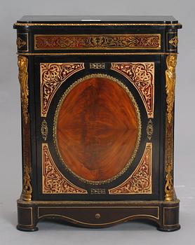 SKÅP, Louis XVI-stil, omkring 1900.