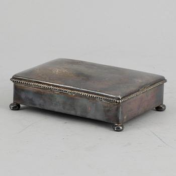 CIGARETTSKRIN, silver, K Andersson, Stockholm, 1945. Totalvikt 334 gram.