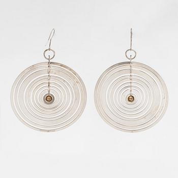 Tapio Wirkkala, A pair of sterling silver earrings "Hopeakuu". Westerback, Helsinki 1971.