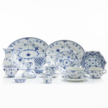 Royal Copenhagen, 27 service pieces, 'Blue Fluted', Denmark.