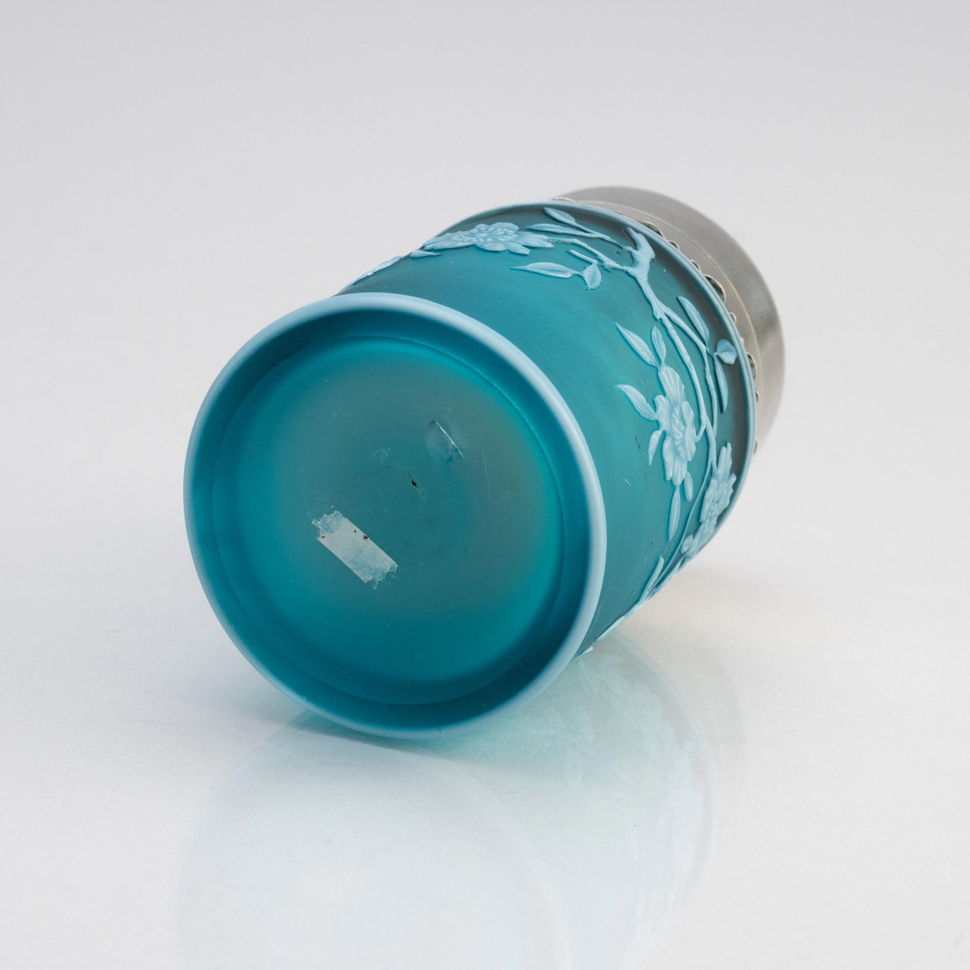 A silver-mounted cameo glass jar, workmaster Maria Linke, C.E. Bolin, Moscow 1891.