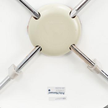 Arne Jacobsen, karmstolar, 8 st, "Sjuan", Fritz Hansen, Danmark, daterade 2001.