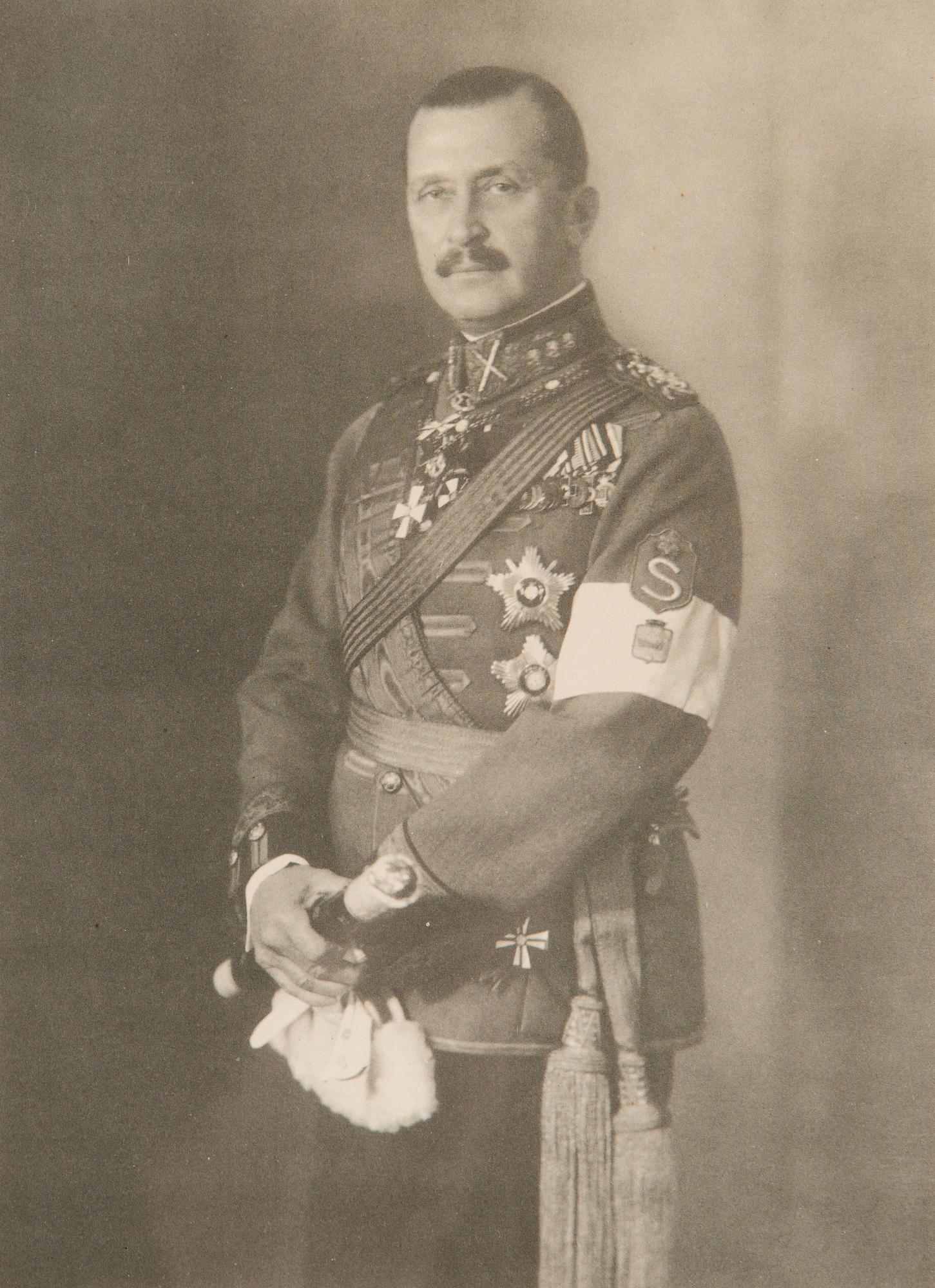 Mannerheim, painokuva kehystettynä.