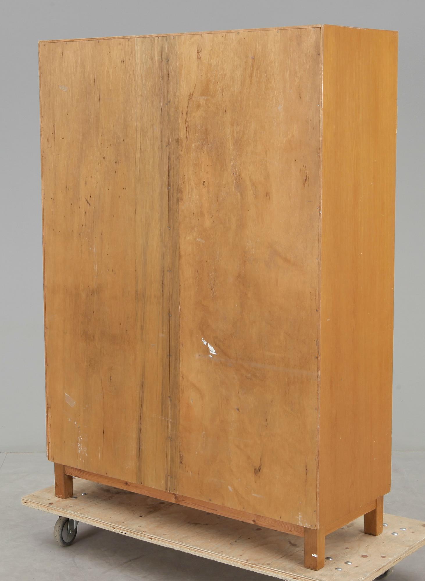 ARKIVSKÅP, 1900-talets mitt.