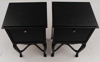 SÄNGBORD, 1 par, 1900-talets första hälft.