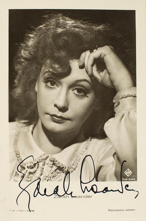 AUTOGRAFER, 3 st, Ingrid Bergman, Zarah Leander och Viveca Lindfors.