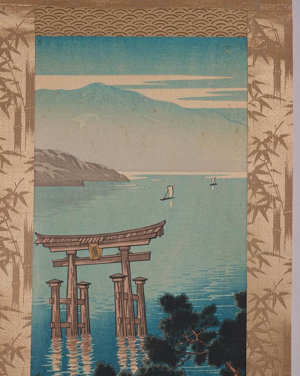 A Japanese wood block print mounted as a kakiemono, early 20th Century.