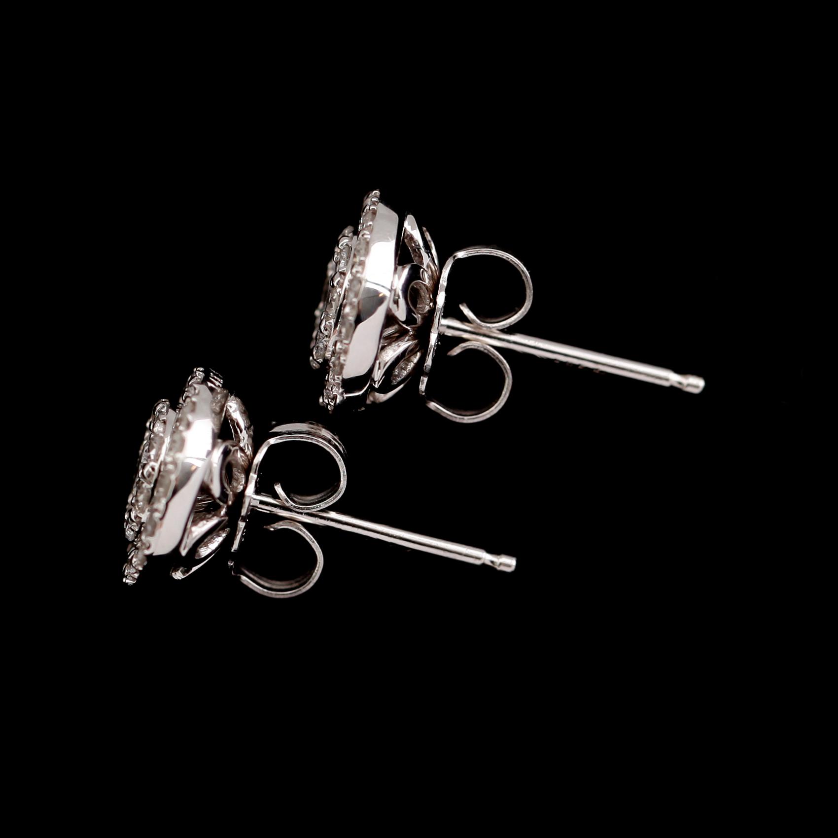 ÖRHÄNGEN, 1 par, 14 k vitguld, briljantslipade diamanter tot 0.66 ct.