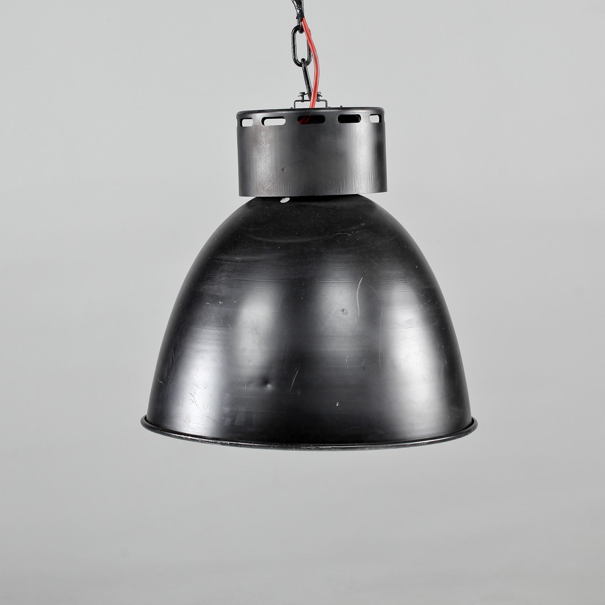 INDUSTRILAMPA, 1900-talets andra hälft. Höjd ca 50 cm.