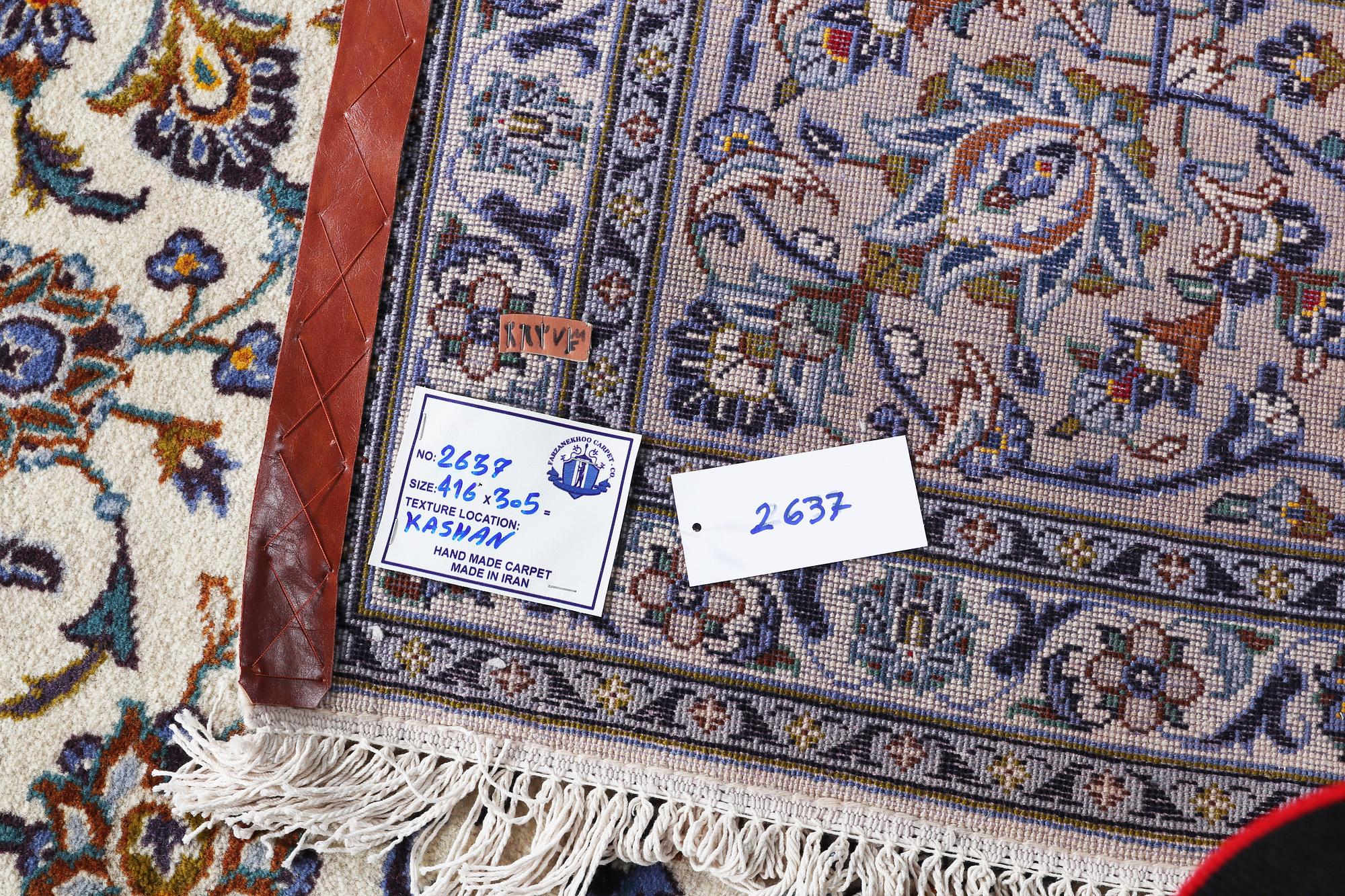 A carpet, Kashan 416 x 303 cm.