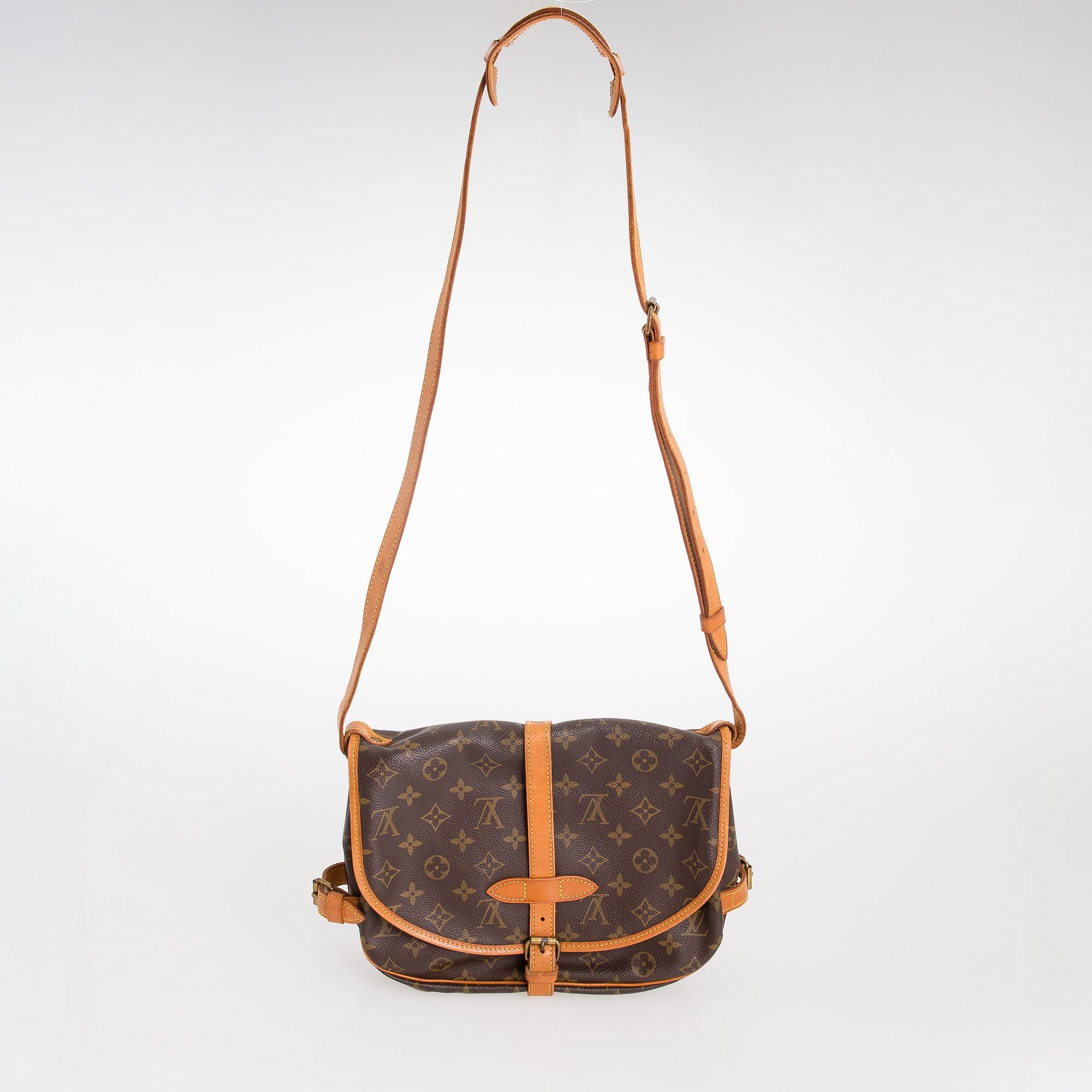 LOUIS VUITTON, 'Saumur 30' shoulder bag.