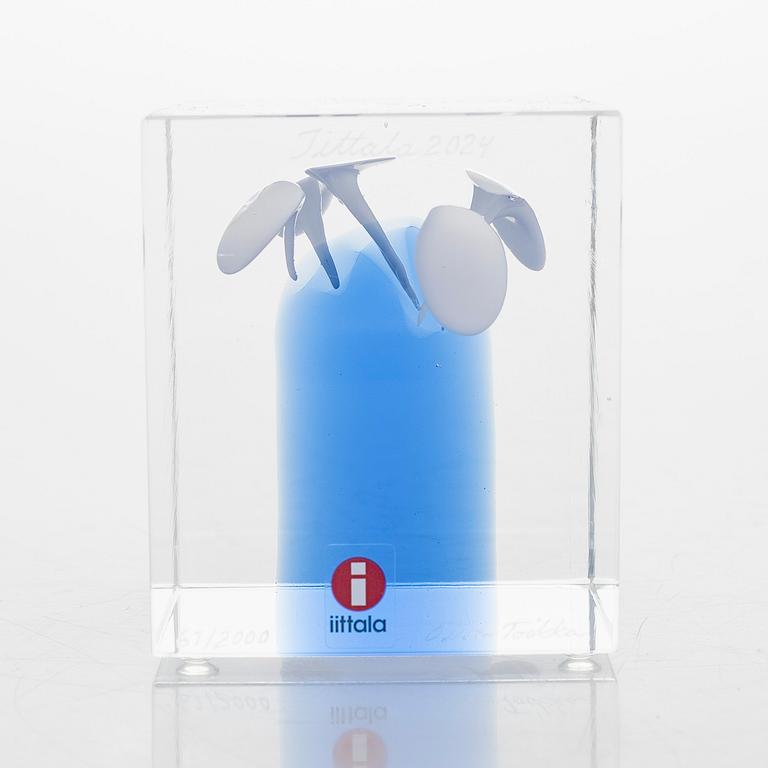 Oiva Toikka, vuosikuutio, signeerattu Oiva Toikka Iittala 2024, numeroitu 61/2000.
