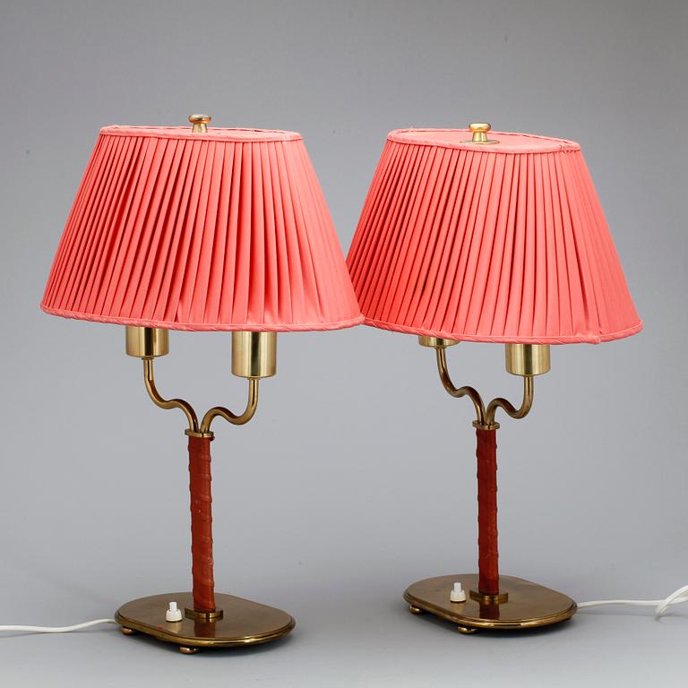 BORDSLAMPOR, ett par, modell 2388, Josef Frank, Firma Svenskt Tenn.
