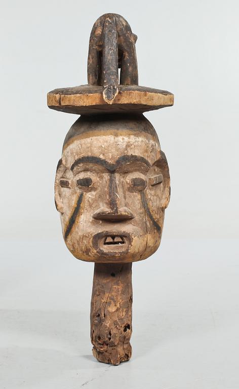 SKULPTUR, skuret trä, troligen Igbo, Nigeria, 1900-tal.