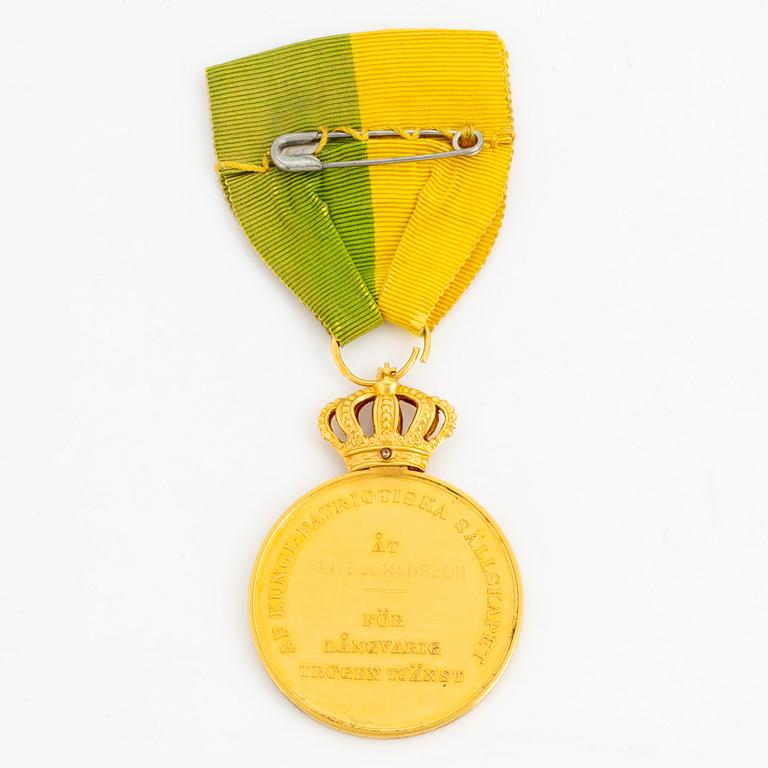 MEDALJ, guld, 18 k, Kungliga patriotiska sällskapet, "För långvarig trogen tjänst", 1944.