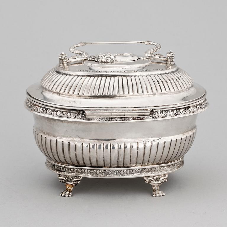 SOCKERSKRIN, silver, empire, Claes Christian Carlén Borås 1847. Vikt ca 430 gram.