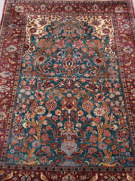 SEMI-ANTIQUE SILK KASHAN. 156,5 x 103,5 cm.