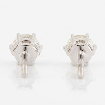 Örhängen 18K vitguld med briljantslipade diamanter.