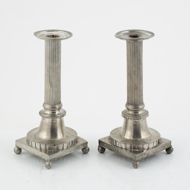 A pair of late-Gustavian pewter candlesticks på H. Wicksten (master in Västerås 1782-180/14).
