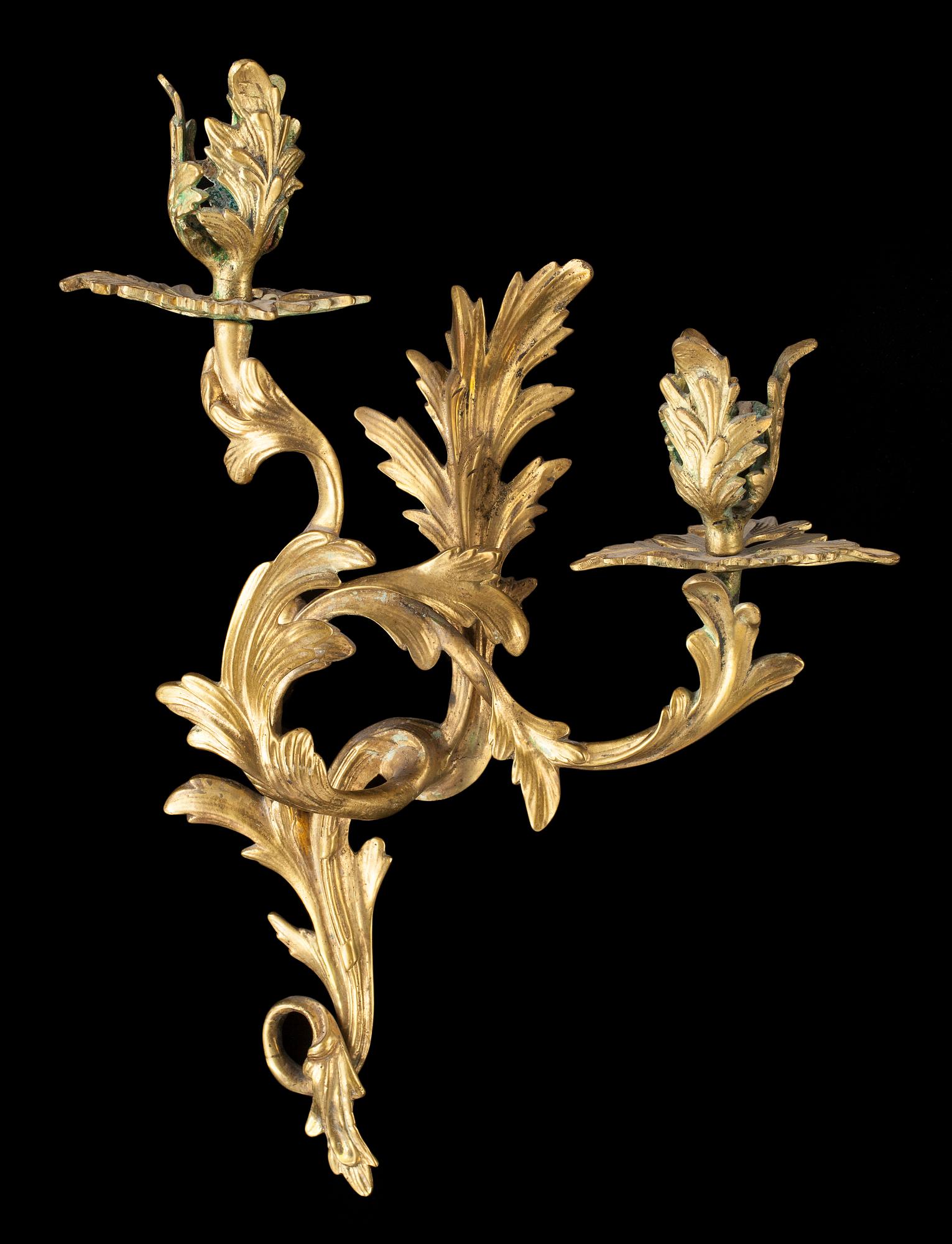 VÄGGLAMPETTER ett par, Rokokostil, 1900-talets första hälft.