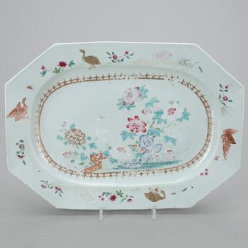 STEKFAT, porslin, Kina, Qingdynastin, Qianlong, 1700-tal.