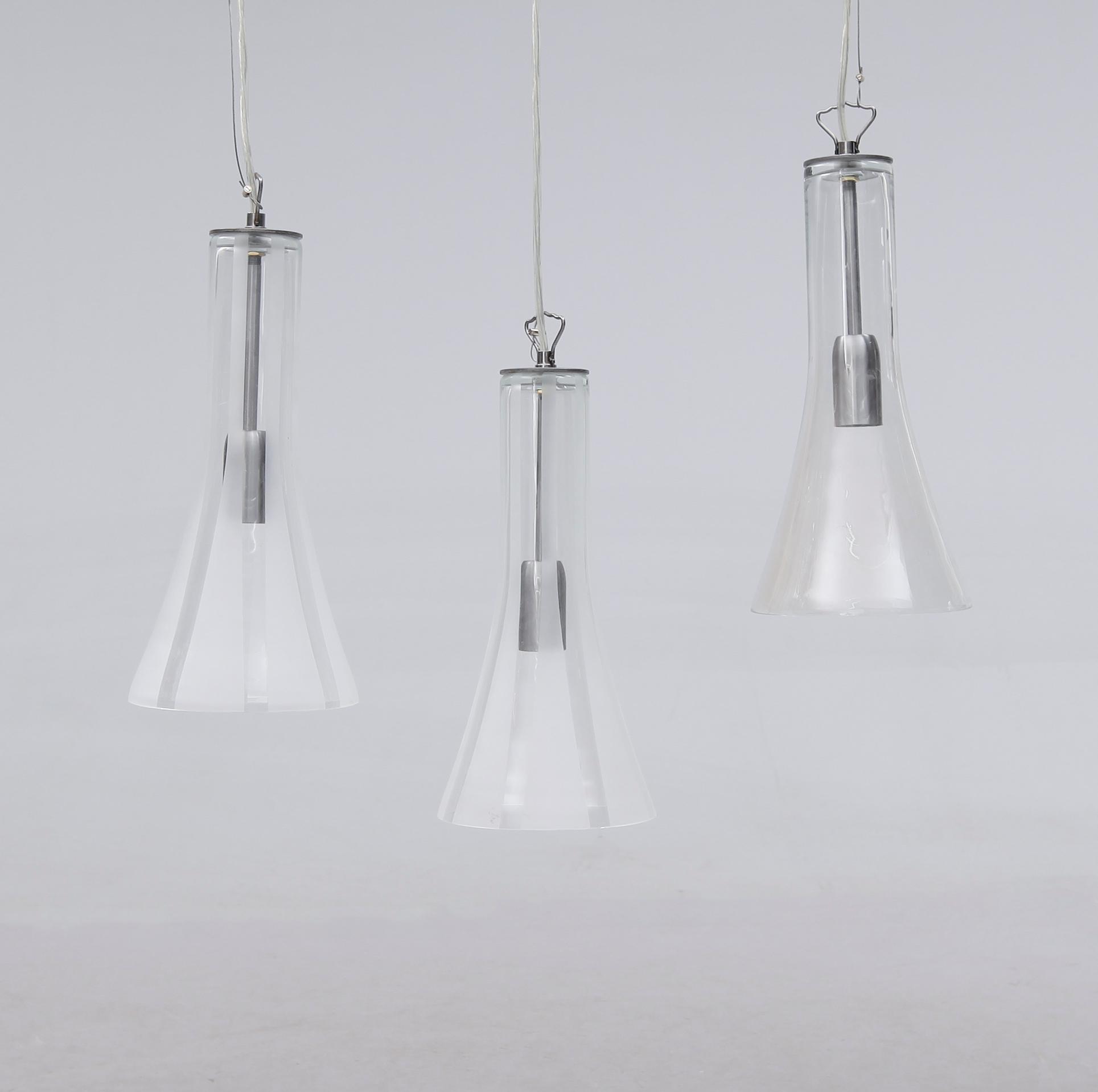 TAKLAMPOR, 3 st, Bergdala, "Trumpet", 1900/2000-tal. Höjd 34  cm.