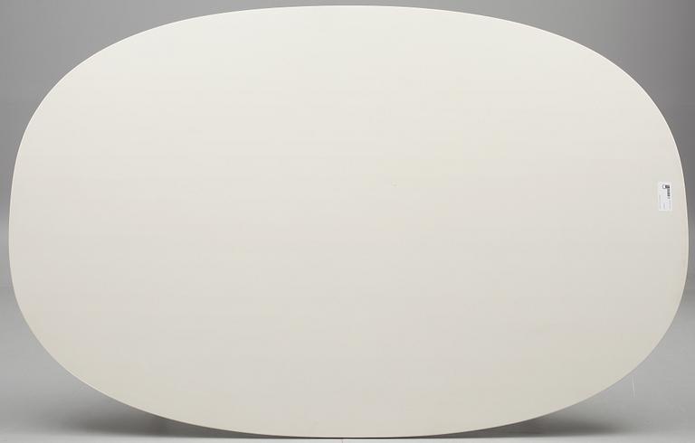 BORD, "Superellips". Bruno Mathson och Piet Hein, Fritz Hansen.