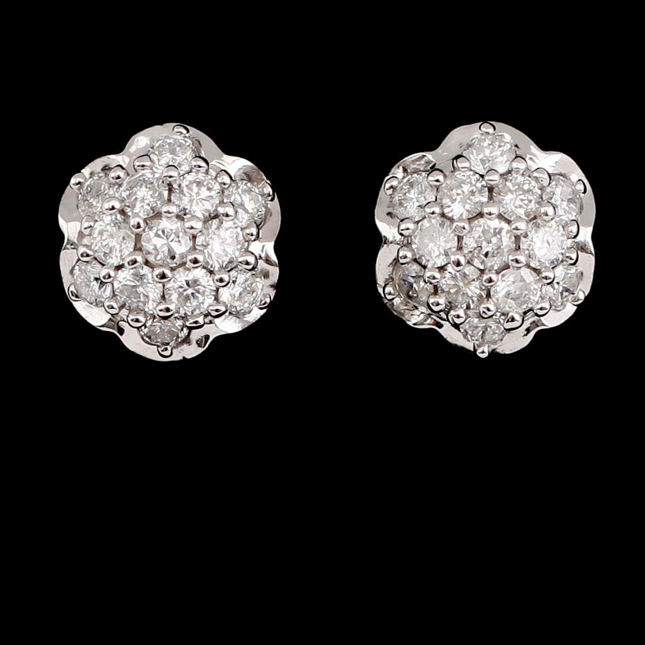 ÖRHÄNGEN, 1 par, 18 k vitguld, briljantslipade diamanter tot ca 0.58 ct.