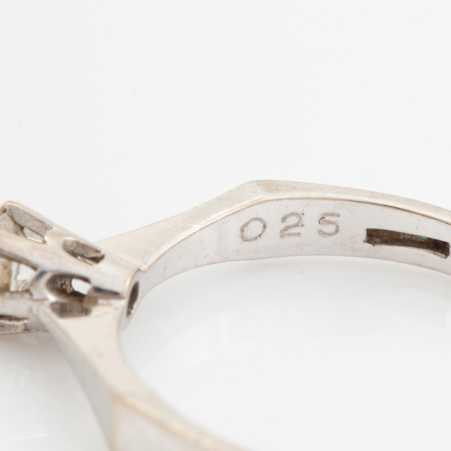 Brilliant cut diamond ring.