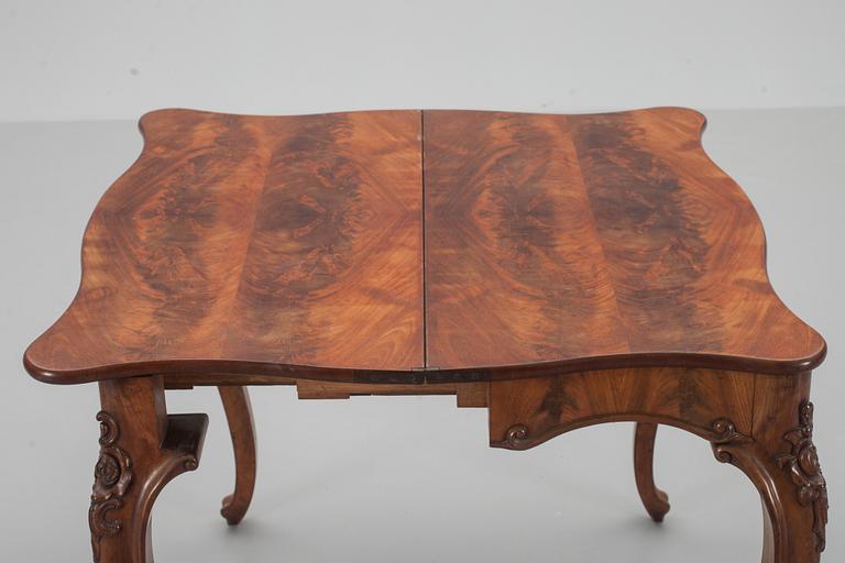 SPELBORD, nyrokoko. 1800-talets andra hälft.