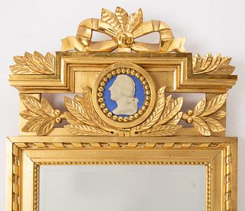 Spegel, gustaviansk stil, 1900-talets första hälft.