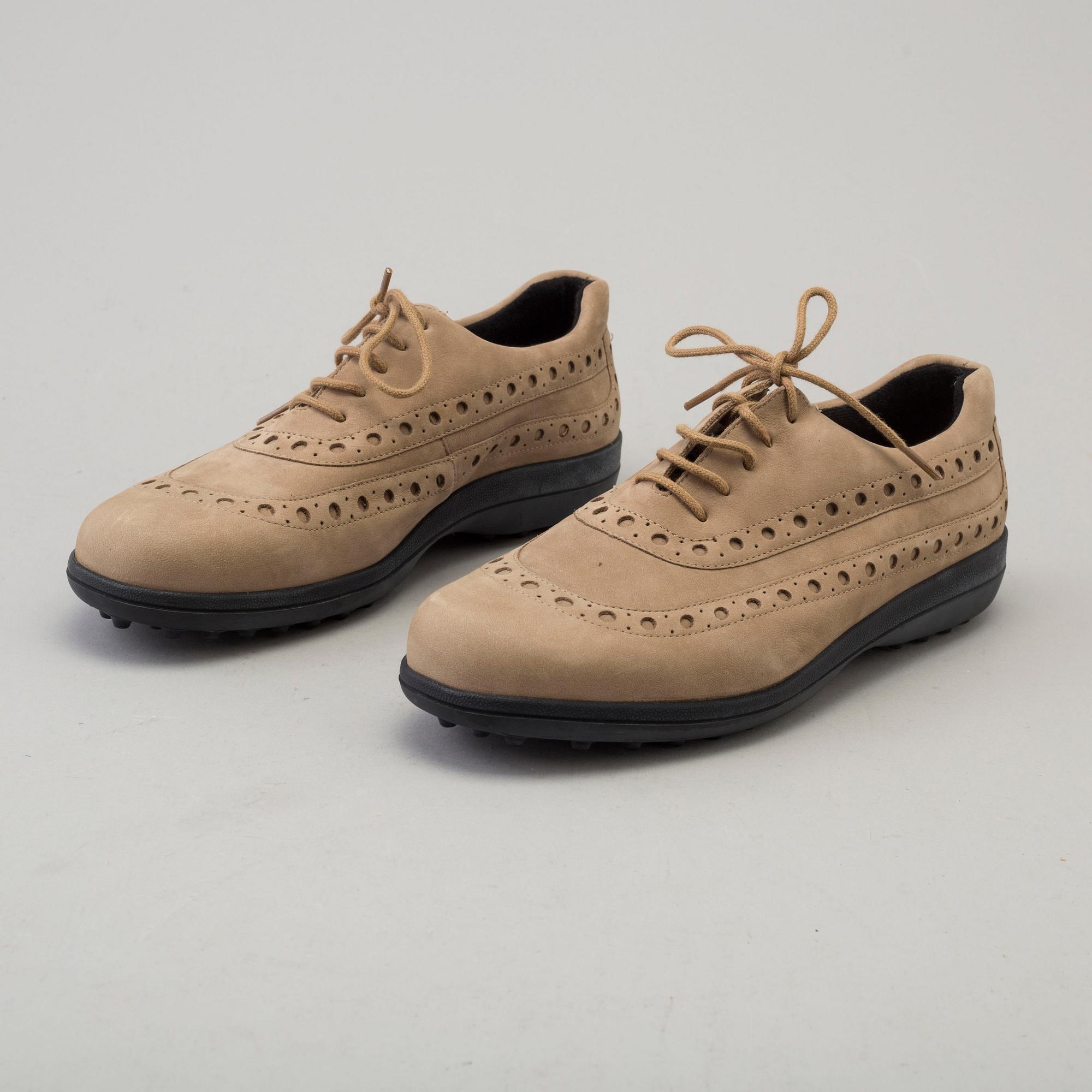 A pair of Bally suede golf shoes size 39 Bukowskis