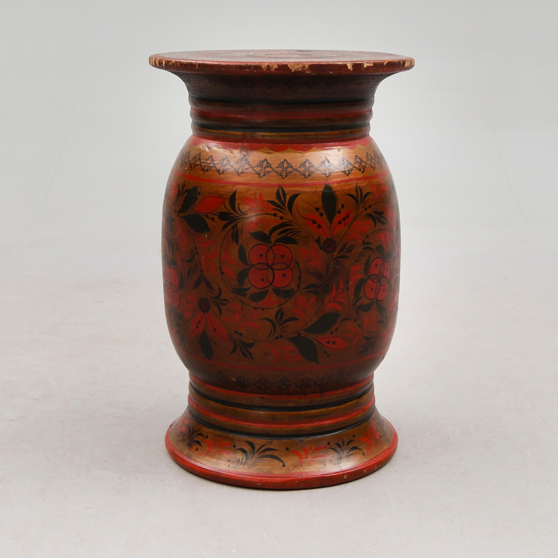 BORD, målad asp, Ryssland, 1800-/1900-tal.
