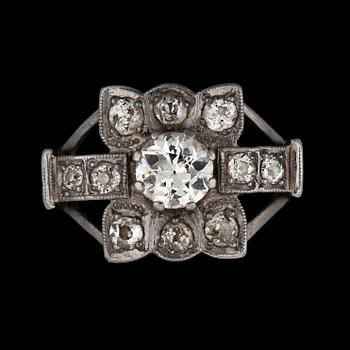 A old-cut diamond app. tot. 1.35 cts ring.