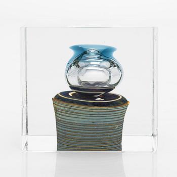 Oiva Toikka, an annual glass cube, signed Oiva Toikka Nuutajärvi 1982 and numbered 279/2000.