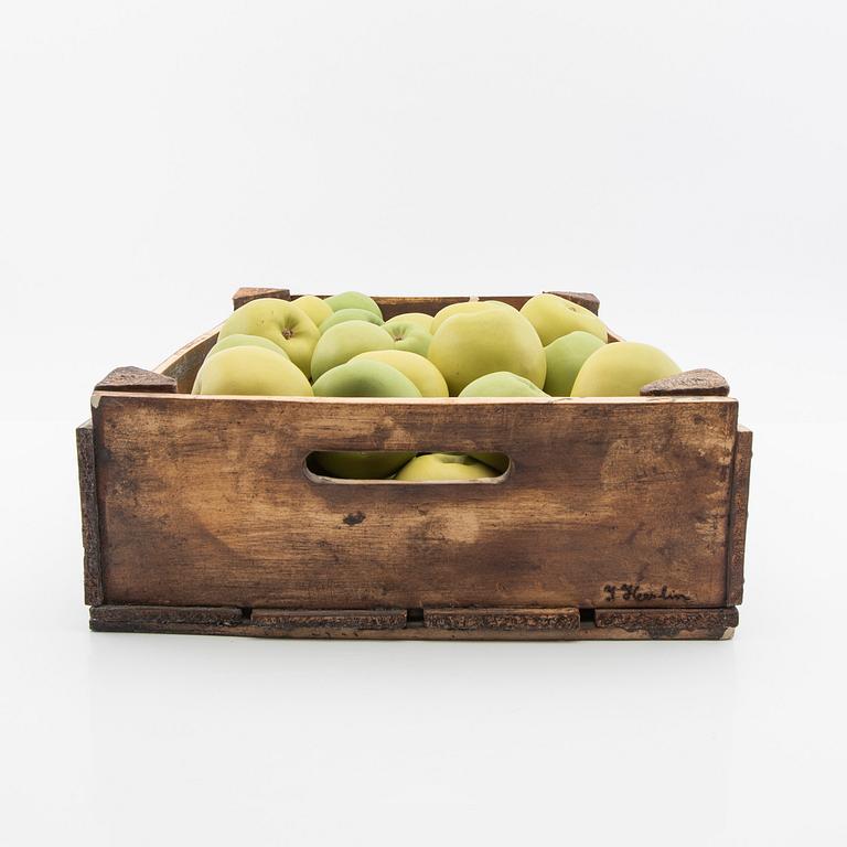 Ingrid Herrlin, Translation: "Box with green apples, stoneware".