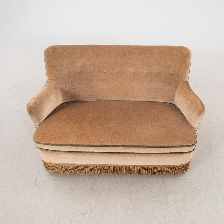 A 1940/50s sofa.