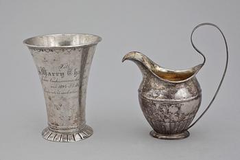 GRÄDDKANNA SAMT BÄGARE, silver, empire stämplad Köpenhamn, tidigt 1800-tal resp K Andersson, Stockholm 1895.