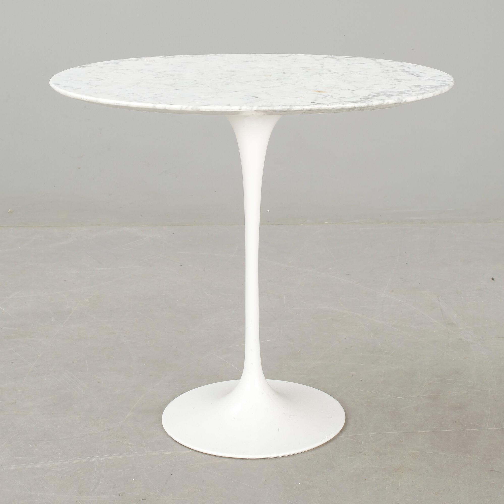 BORD. "Tulip". Eero Saarinen.