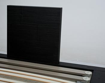 SÄNG samt sängbord, "Otto", Gervasoni, Italien, omkring år 2000.