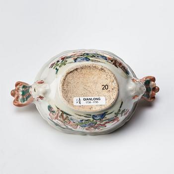 Smörterrin med lock, kompaniporslin. Qingdynastin, Qianlong (1736-95).