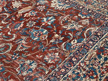 MATTO, an antique Esfahan, ca 480,5 x 350 cm.
