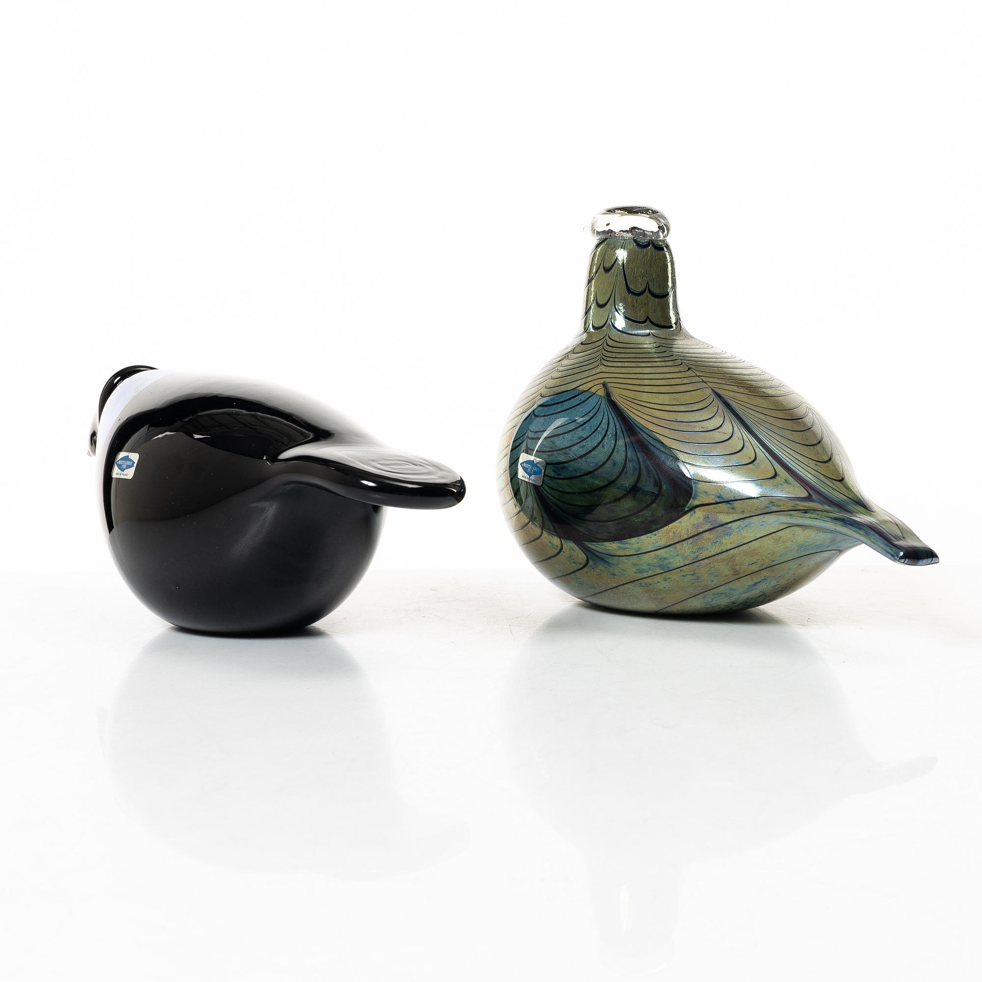 Oiva Toikka, a pair of glass birds, Nuutajärvi, Notsjö, Iittala, Finland.