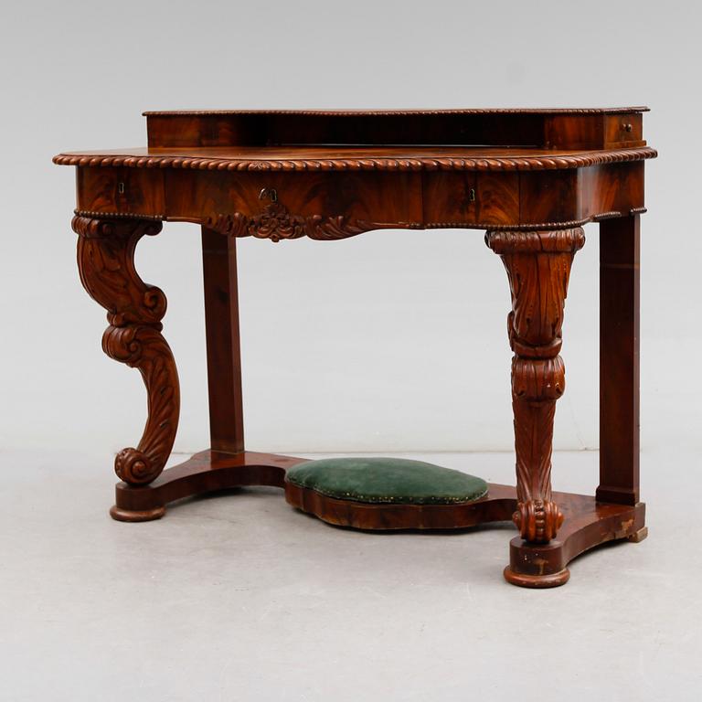 DAMSKRIVBORD, senempire, 1800-talets mitt.